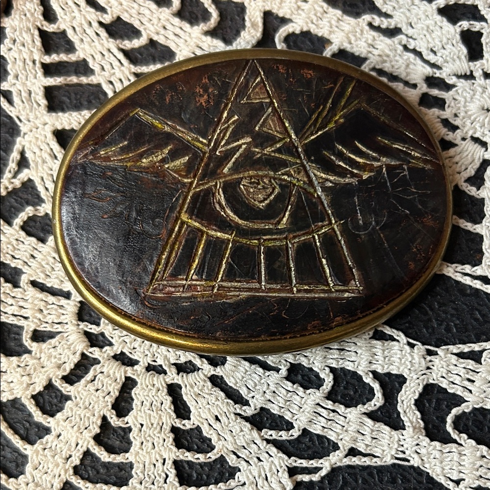 “Eye of Horus” witAbercrombie & Fitch Brass Oval Belt Buckle. One of a kind - Picture 3 of 3